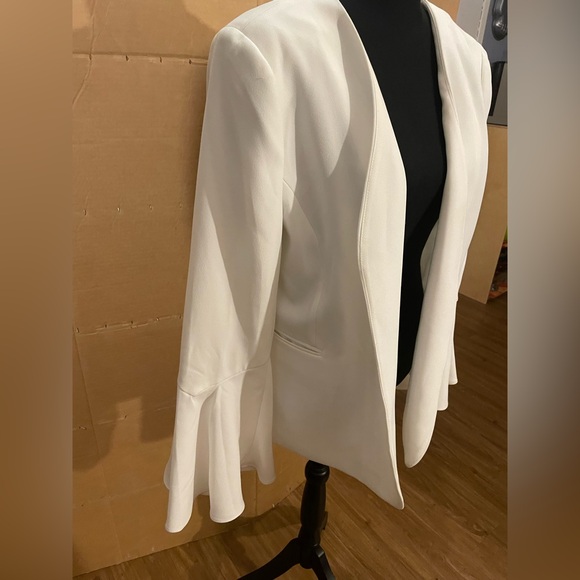 White Blazer with Bell Sleeves and Open Front - Picture 3 of 7